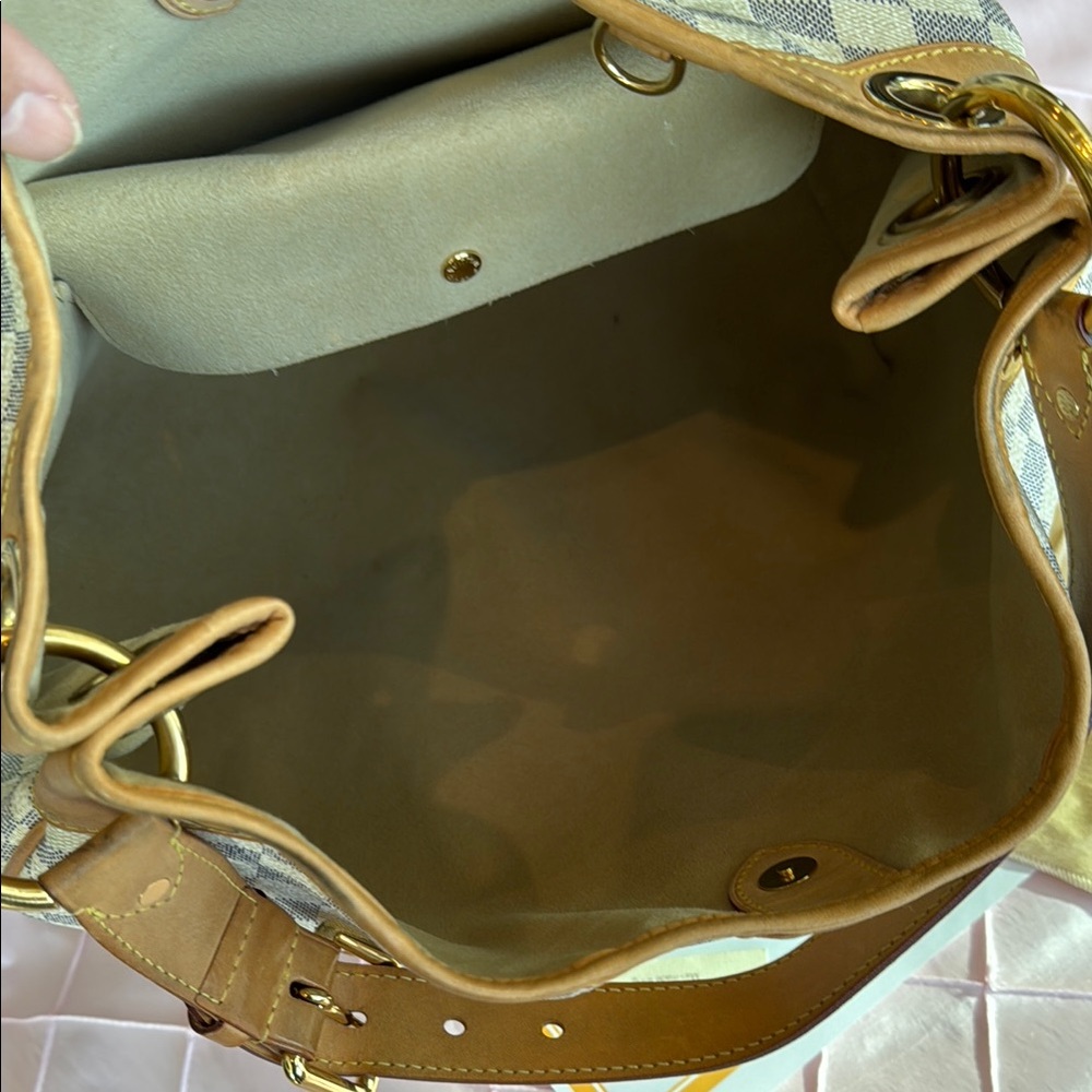 Authentic Louis Vuitton Galleria PM in Damier Azur - Picture 6 of 17